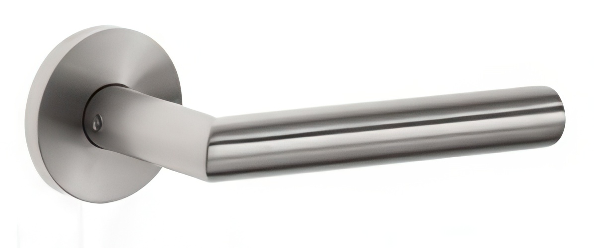 Rozetové kování klika tvar L na kulatých rozetách AHW500 - ASSA ABLOY